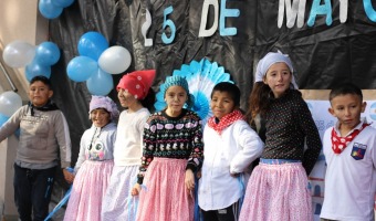 LAS ESCUELAS GESELINAS TAMBIN CELEBRARON EL 25 DE MAYO